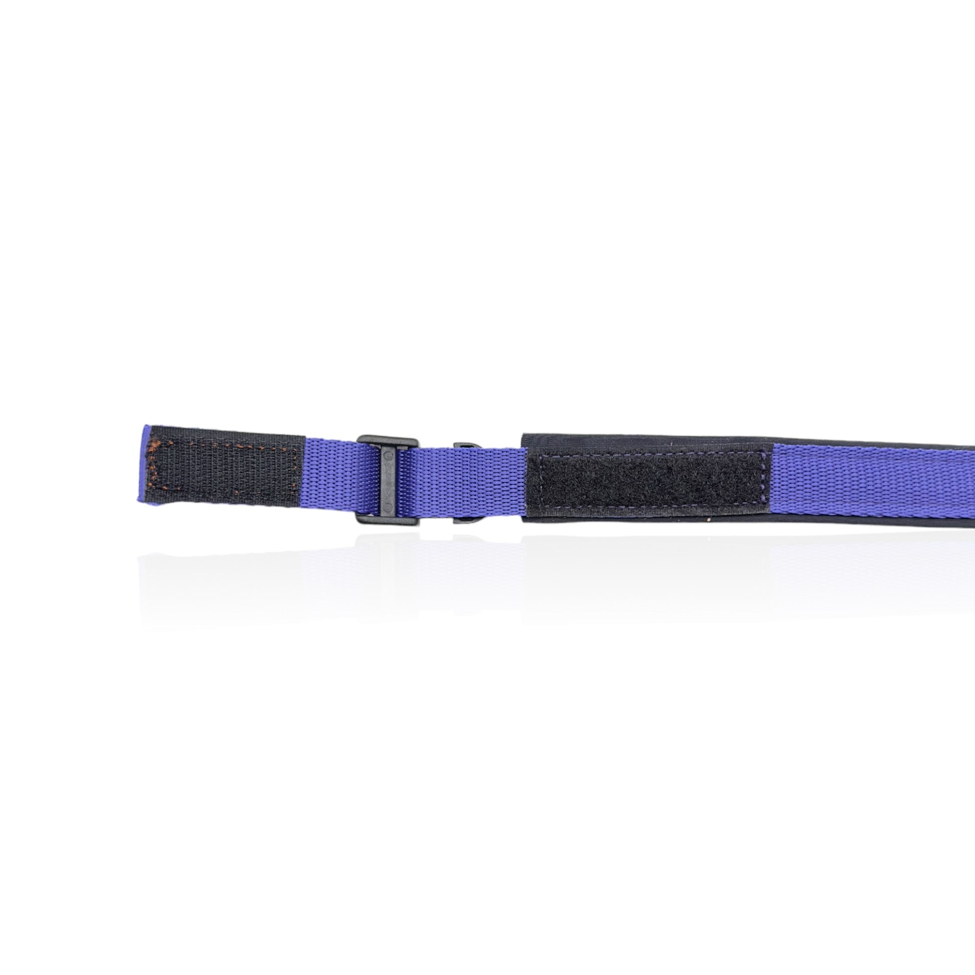 Il Nostro Collare per cane regolabile è progettato per offrire il massimo comfort e adattarsi perfettamente alla taglia del tuo fedele amico. Realizzato con materiali di alta qualità e curato nei minimi dettagli, questo collare unisce funzionalità e stile in un unico prodotto.